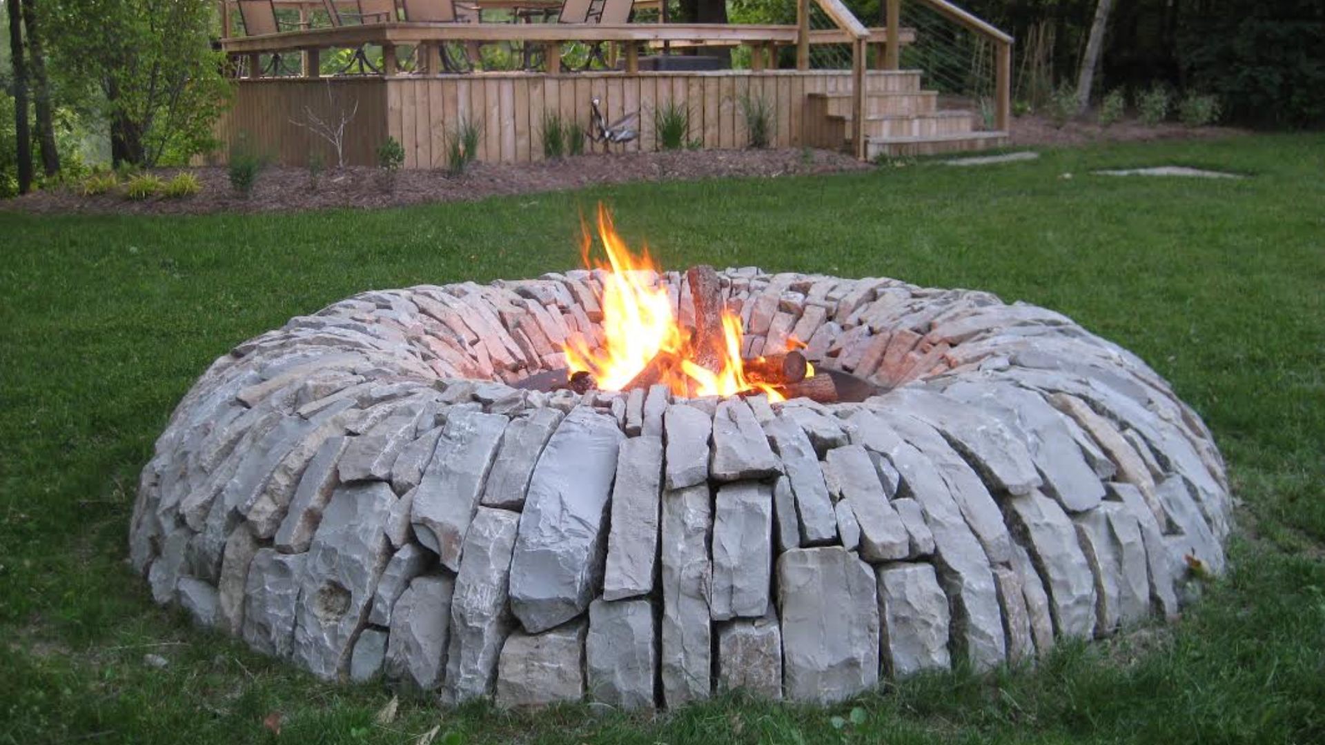 Are Wood-Burning or Gas-Burning Fire Pits Better?